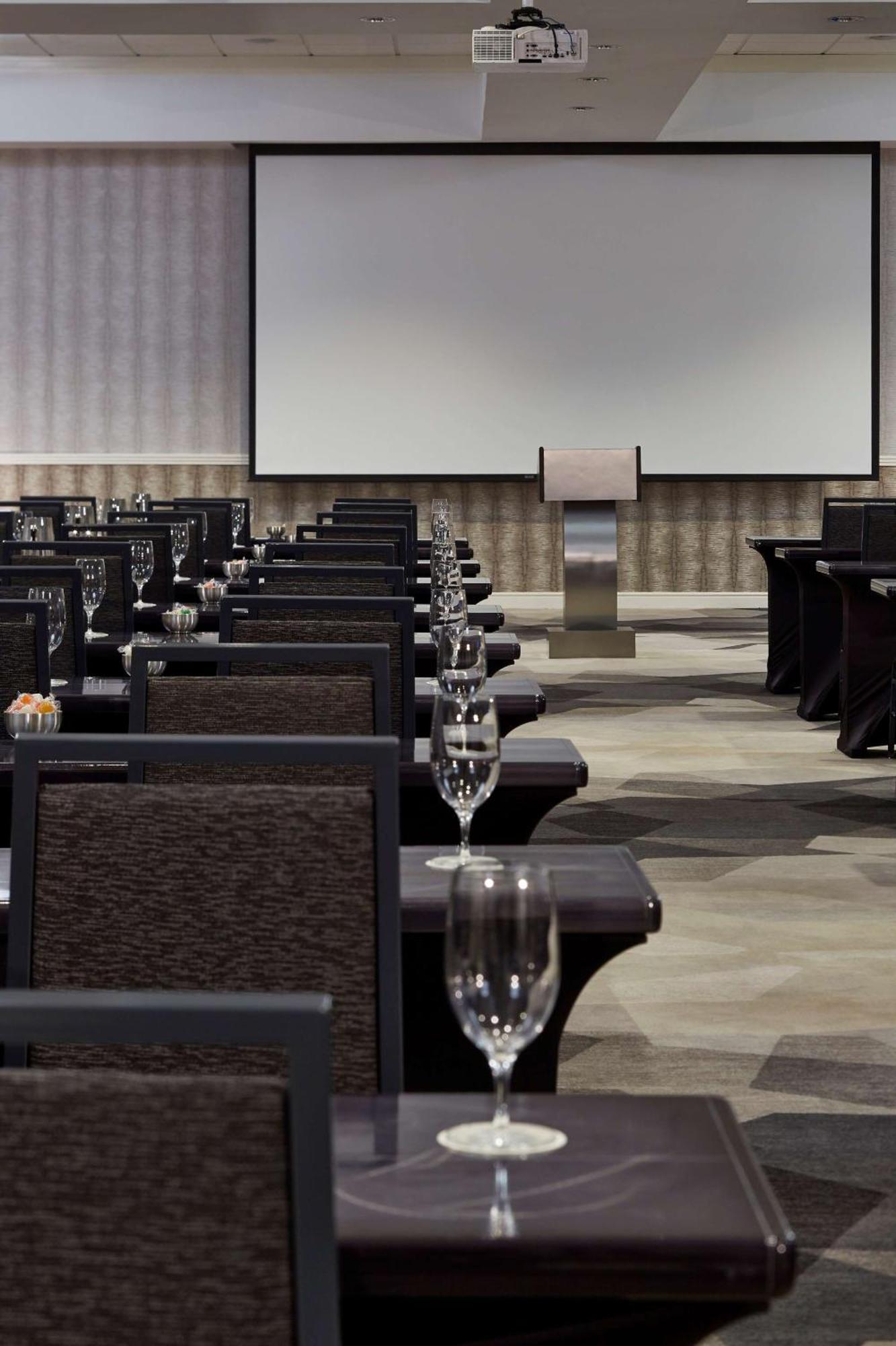 Готель Doubletree By Hilton Atlanta Perimeter Данвуді Екстер'єр фото