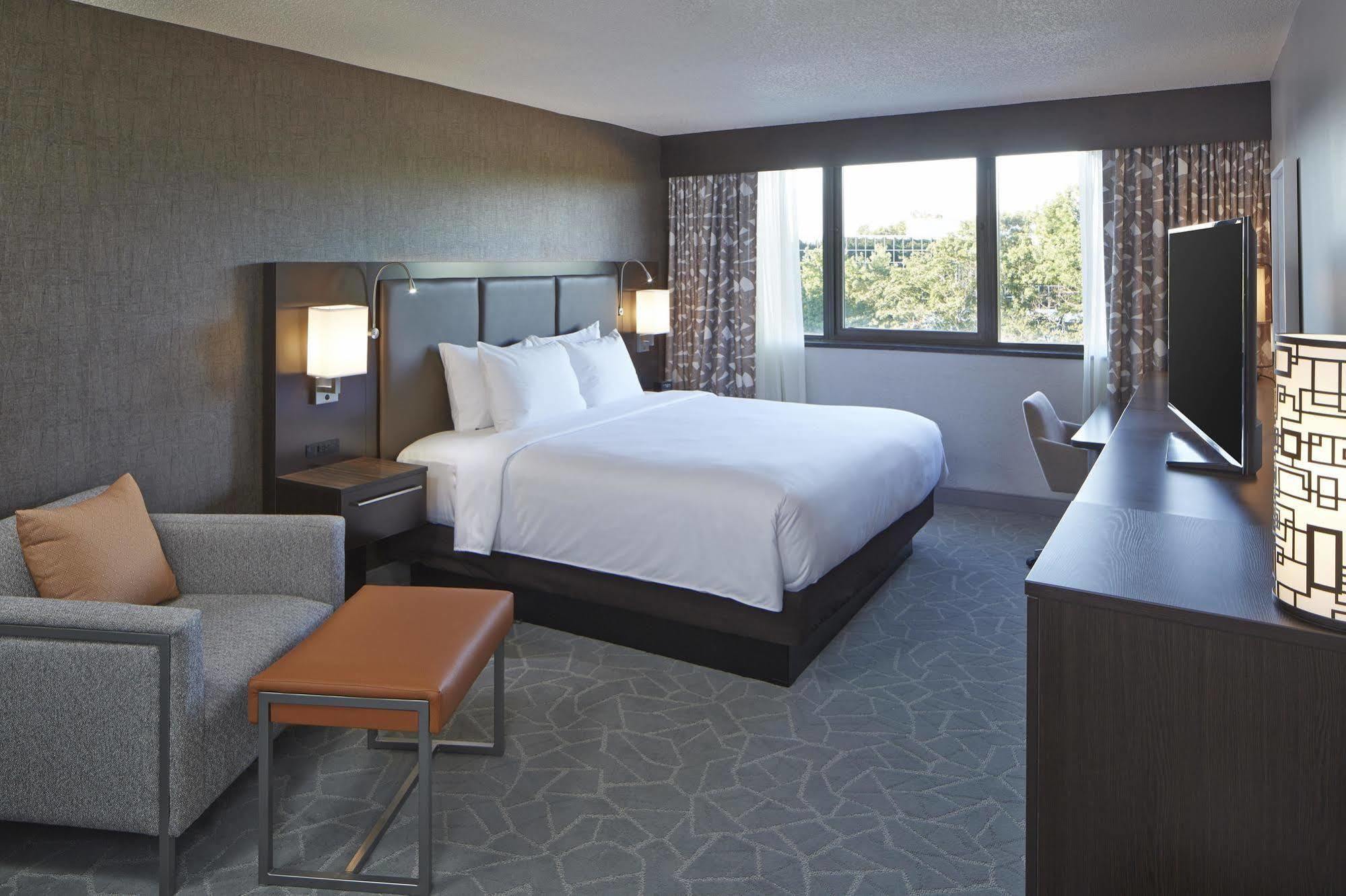 Готель Doubletree By Hilton Atlanta Perimeter Данвуді Екстер'єр фото